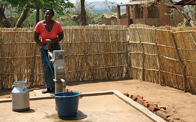 Brunneninstandsetzung in Malawi - First Climate Projekt | Nachhaltigkeit | Select Green